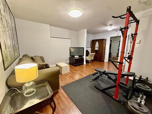 707 Pleasant Street, Dartmouth, NS - Indoor Photo Showing Other Room
