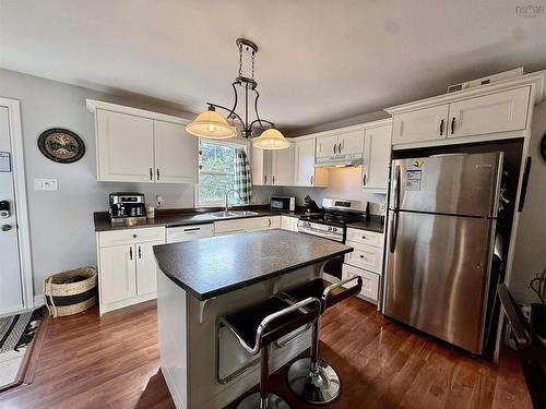 707 Pleasant Street, Dartmouth, NS - Indoor Photo Showing Kitchen With Double Sink