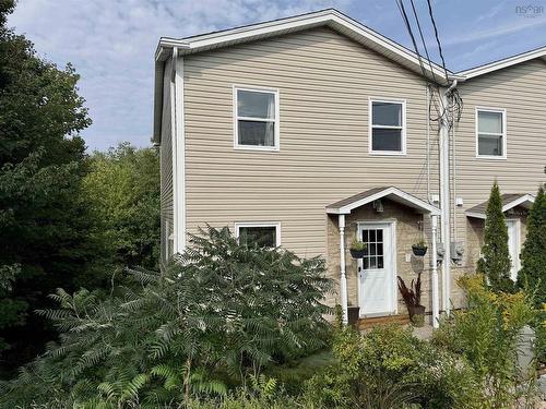 707 Pleasant Street, Dartmouth, NS - Outdoor