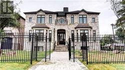 18 PARKER AVENUE  Richmond Hill, ON L4E 2W5