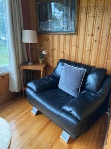 86 Queen Street, Truro, NS - Indoor Photo Showing Living Room