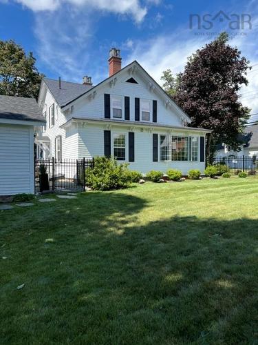 86 Queen Street, Truro, NS - Outdoor