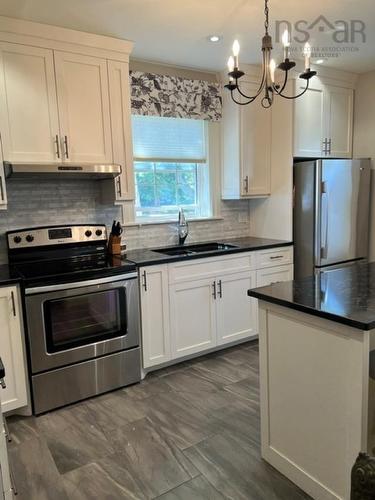 86 Queen Street, Truro, NS - Indoor Photo Showing Kitchen With Double Sink With Upgraded Kitchen