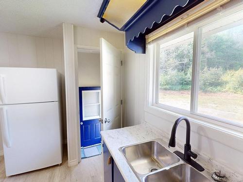 79 Meadow Brook Hill, Mulgrave, NS - Indoor Photo Showing Kitchen With Double Sink