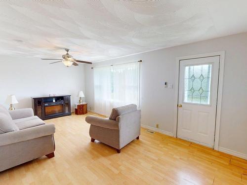 79 Meadow Brook Hill, Mulgrave, NS - Indoor Photo Showing Living Room