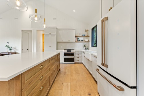 Cuisine - 13 Imp. Du Cerf, Shefford, QC - Indoor Photo Showing Kitchen With Upgraded Kitchen