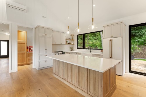 Cuisine - 13 Imp. Du Cerf, Shefford, QC - Indoor Photo Showing Kitchen With Upgraded Kitchen