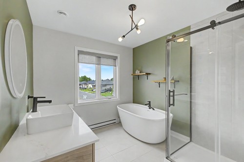 Salle de bains - 871 Rue Du Ruisseau, Farnham, QC - Indoor Photo Showing Bathroom