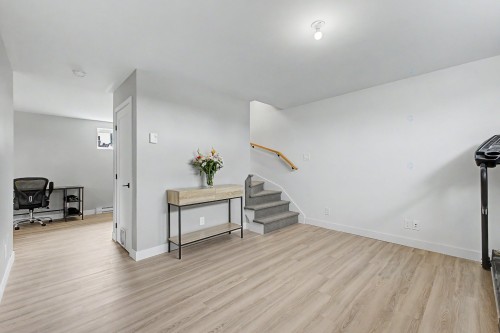 Salle familiale - 871 Rue Du Ruisseau, Farnham, QC - Indoor Photo Showing Other Room