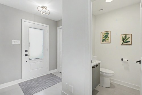 Hall d'entrée/Vestibule - 871 Rue Du Ruisseau, Farnham, QC - Indoor Photo Showing Bathroom