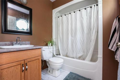 20 Son Crescent, Rosser, MB - Indoor Photo Showing Bathroom