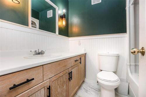 20 Son Crescent, Rosser, MB - Indoor Photo Showing Bathroom
