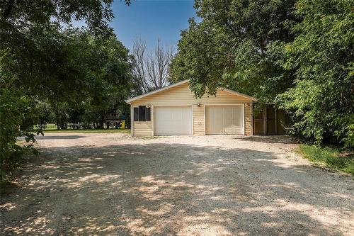20 Son Crescent, Rosser, MB - Outdoor