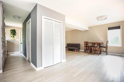 20 Son Crescent, Rosser, MB - Indoor Photo Showing Other Room