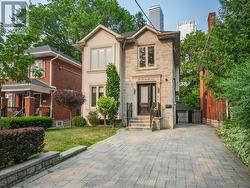 29 MAXWELL AVENUE  Toronto, ON M5P 2B4