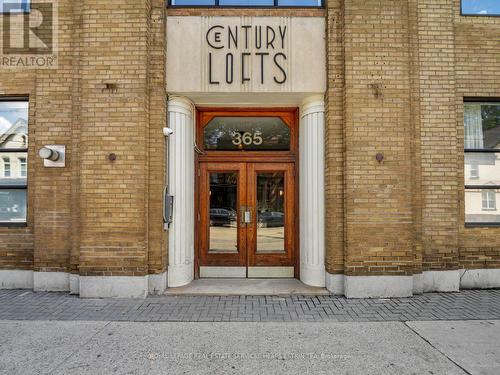 207 - 365 Dundas Street E, Toronto, ON - Outdoor