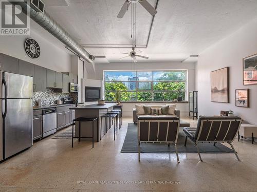 207 - 365 Dundas Street E, Toronto, ON - Indoor Photo Showing Kitchen With Stainless Steel Kitchen