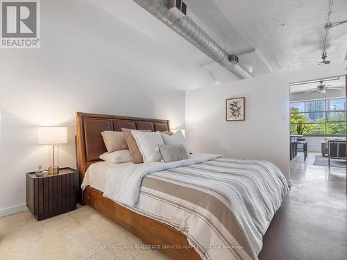 207 - 365 Dundas Street E, Toronto, ON - Indoor Photo Showing Bedroom