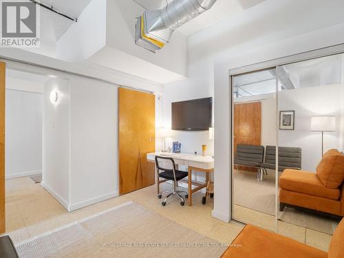 207 - 365 Dundas Street E, Toronto, ON - Indoor