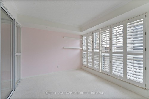 206-18 Hollywood Avenue, Toronto, ON - 