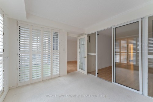 206-18 Hollywood Avenue, Toronto, ON - Indoor Photo Showing Other Room