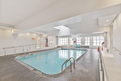 206-18 Hollywood Avenue, Toronto, ON - Indoor Photo Showing Other Room With In Ground Pool