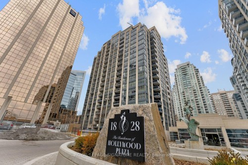 206-18 Hollywood Avenue, Toronto, ON - Outdoor With Facade