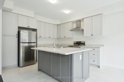 28 Tamworth Terrace  Barrie, ON L9J 0W5