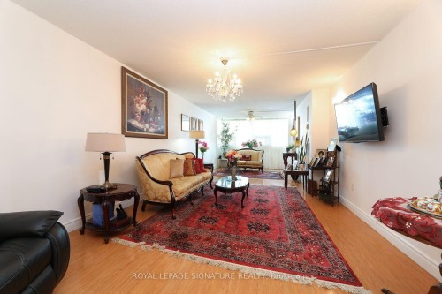 1402-3303 Don Mills Road, Toronto, ON - Indoor Photo Showing Living Room