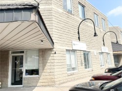8-2351 Royal Windsor Drive  Mississauga, ON L5J 4S7