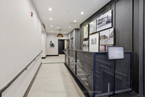 503-899 Queen Street E, Toronto, ON - Indoor Photo Showing Other Room