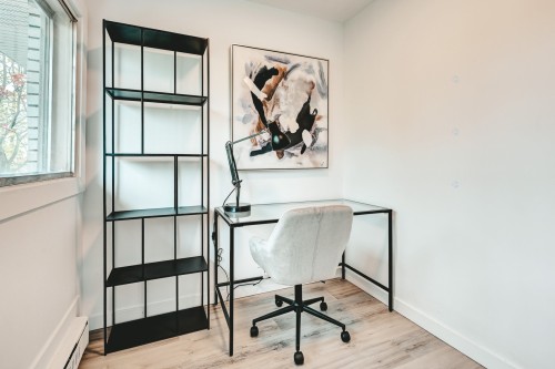 Office - 308-6780 Rue De Choisy, Montréal (Saint-Léonard), QC - Indoor