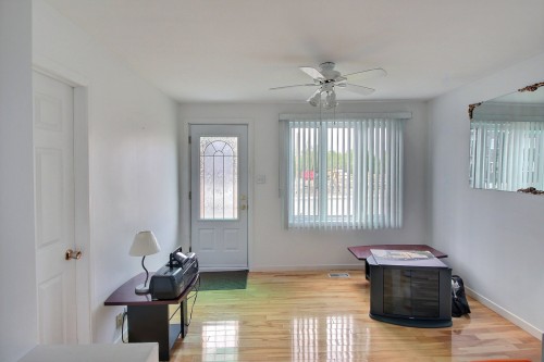 Salon - 1007 Rue Bureau, Rouyn-Noranda, QC - Indoor Photo Showing Other Room