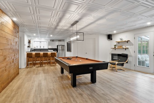 Salle de jeux - 621 18E Avenue, Magog, QC - Indoor Photo Showing Other Room
