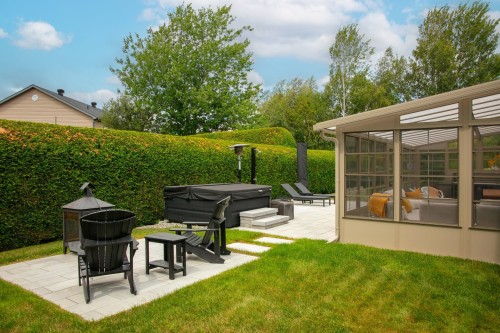 Terrasse - 621 18E Avenue, Magog, QC - Outdoor With Backyard