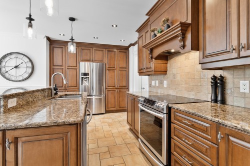 Cuisine - 621 18E Avenue, Magog, QC - Indoor Photo Showing Kitchen With Upgraded Kitchen