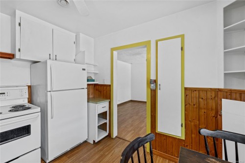 1987 Cedar Rd, Nanaimo, BC 