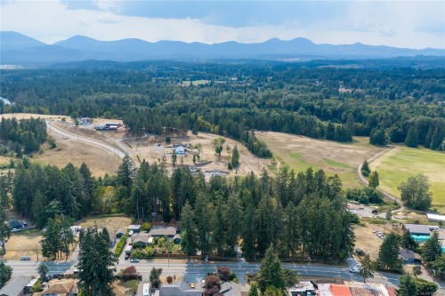 1987 Cedar Rd, Nanaimo, BC 