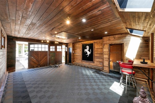 3107 Quadra St, Victoria, BC 
