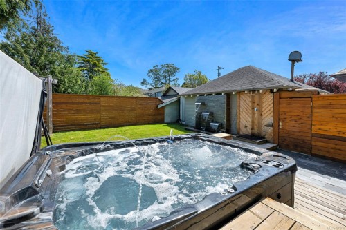 3107 Quadra St, Victoria, BC 