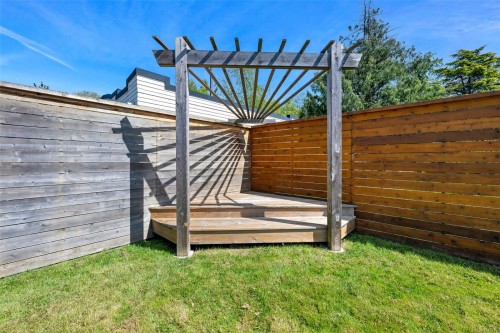3107 Quadra St, Victoria, BC 