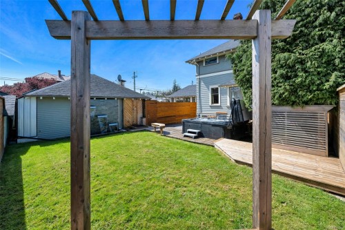 3107 Quadra St, Victoria, BC 