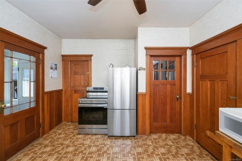 3107 Quadra St, Victoria, BC 
