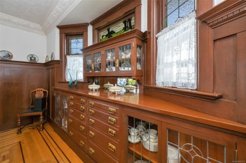 3107 Quadra St, Victoria, BC 