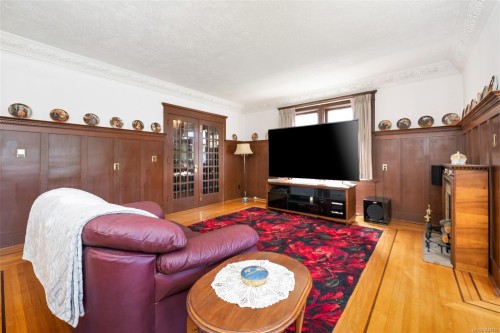 3107 Quadra St, Victoria, BC 