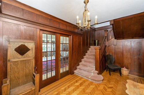 3107 Quadra St, Victoria, BC 