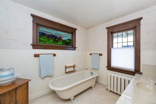 3107 Quadra St, Victoria, BC 