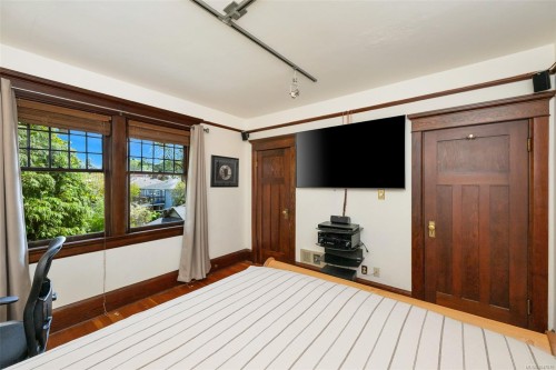 3107 Quadra St, Victoria, BC 