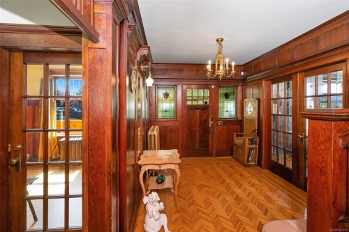 3107 Quadra St, Victoria, BC 