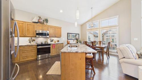 240 Boulder Creek, Cranbrook, BC - Indoor Photo Showing Kitchen With Double Sink